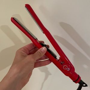 GO flat iron / hair straightener